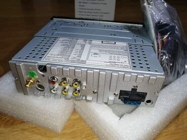 auto audi: 12500din 1. Uvlačivi ekran: 7-inčni ekran se može električno iskočiti — 6