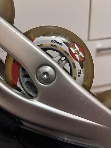 polo: Roleri SALAMON broj 41 gaziste 26 cm su potpuno ispravne,u odlicnom — 10
