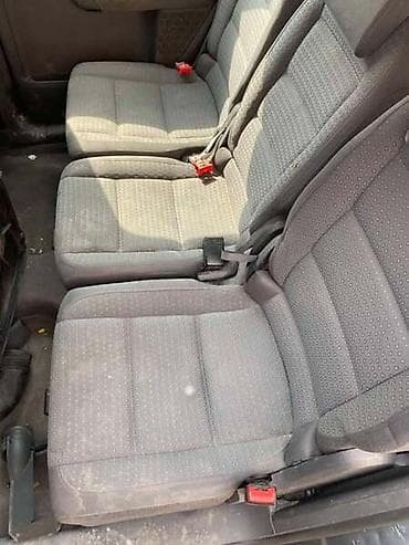 plastika za stop svetla passat b5 5: STOP SVETLO ZA VOLKSWAGEN TOURAN OD 2004. DO 2005. GOD. | Polovni — 2
