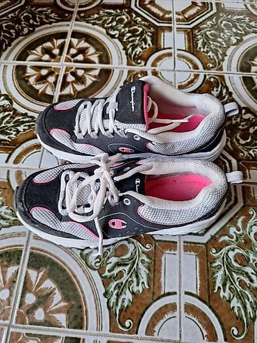 Dva para sportskih patika – Champion i Adidas 1) Champion patike -