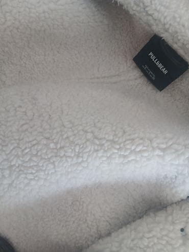 mini boots cizme: Ženska zimska jakna Pull&Bear, model sa veštačkim krznom — 3