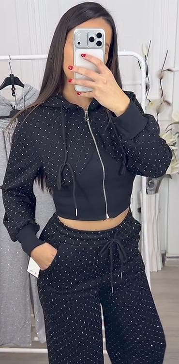 Kape i aksesoari: Damski komplet trenerke – crna sa sitnim svetlucavim detaljima - — 2