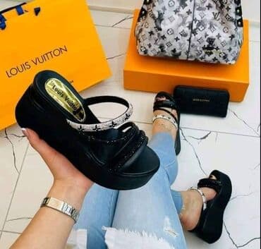 najk papuče: 36-40
3500 — 3