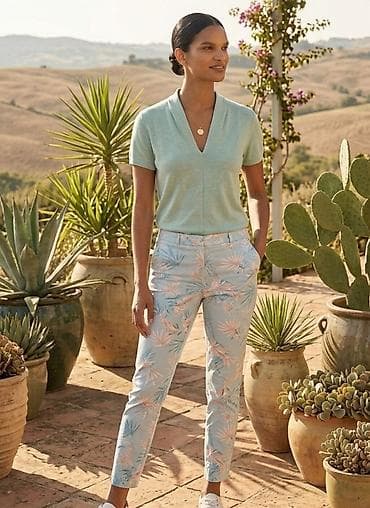 Komplet: Pantalone i Bluza.Ženske pantalone sa tropskim printom -