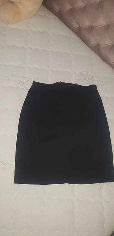 gumene cizme 40: Crna mini suknja sa pertlanjem - Model: uska, visok struk, mini — 2