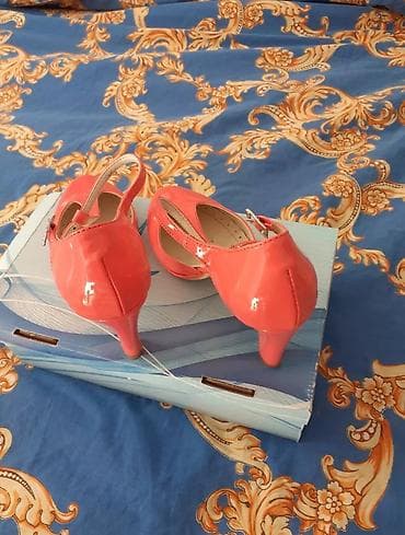 Sandale: Ženske lakovane sandale na štiklu – kajsija boja - Model: T-strap (T — 4