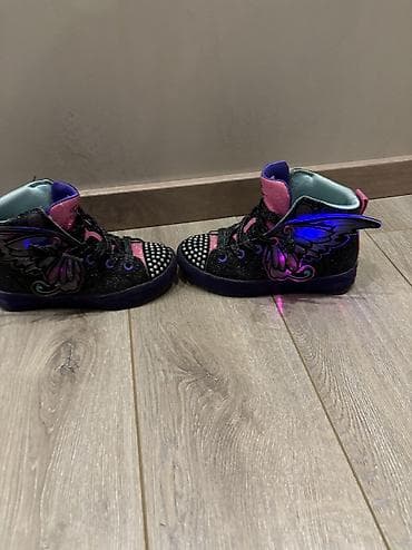 patike 97: Skechers patike beoj 28,svetle i kada se predje stapicem preko krila — 4