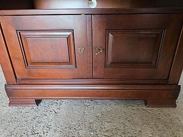 komode novi sad: Čvrsta drvena TV komoda, idealna za uređenje dnevnog boravka. Komoda — 2