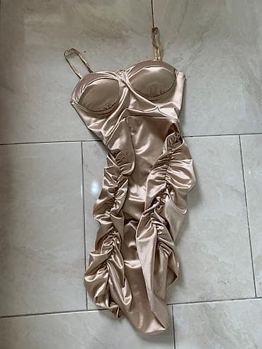 kupujemprodajem haljine svecane: Prelepa zlatna univerzalna haljina Do L velicine Odgovara svakom telu — 1