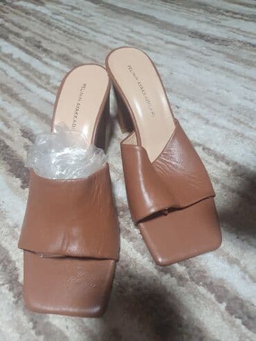 Fashion slippers, 40
