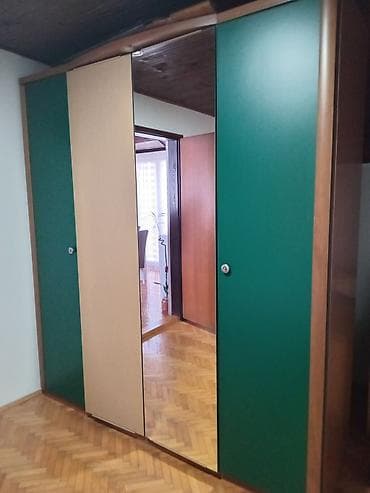 Plakar klasican garderoberi velikim centralnim ogledalom - Tip
