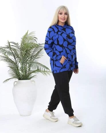 plisane trenerke za punije dame: Komplet trenerka za punije dame L do 4xl
4200 — 5