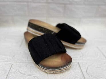 crocs zenske klompe: 36-40
1600 din
Roba sa kosova — 6