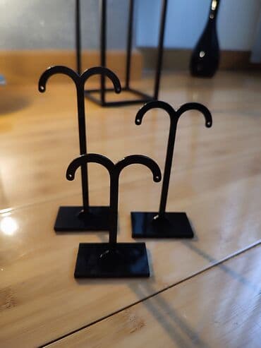 pejzaži ulje na platnu: Set od tri držača za po jedan par minđuša Crni sjajni poliuretan — 1