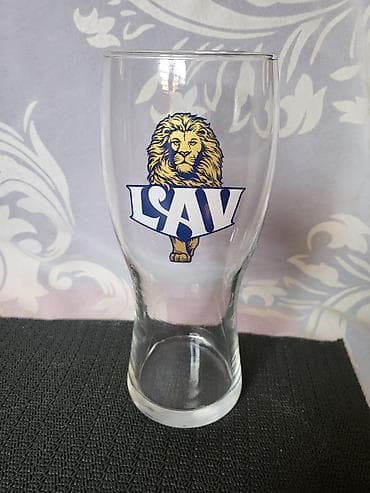 čaše sa duplim dnom: Case nove Lav pivo Berganovo Italija. Case za Lav pivo. Komada 6 u — 8