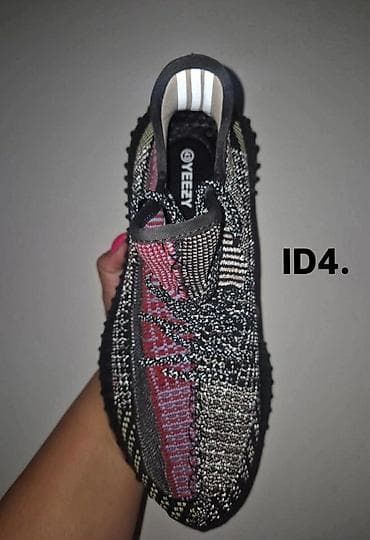 n fashion espadrile: Yezzy lepo odradjene
Urezan boost u djonu
36-48
4500 din ❤️‍🔥
SS🖤⭐⭐ — 10