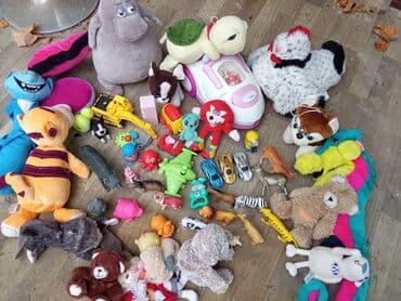 pištolj za decu: Veliki miks dečjih igračaka – plišane, plastične i figure životinja — 3