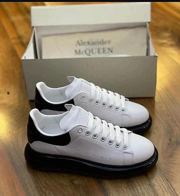 patike iz turske: 40-44
6000 v — 2