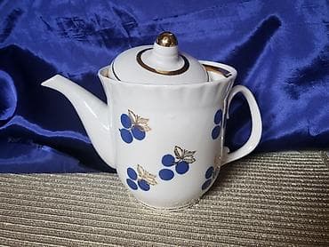Bokal porcelanski SSSR iz 1970ih godina. Bokal perfektan sovjetska na lalafo.rs Bokal porcelanski SSSR iz 1970ih godina. Bokal perfektan sovjetska
