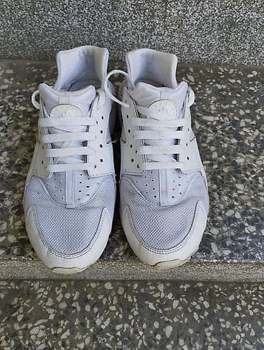 kupujem prodajem polovne stvari: Nike Air Huarache zenske patike br.40 gaziste 25cm vise odgovaraju — 1