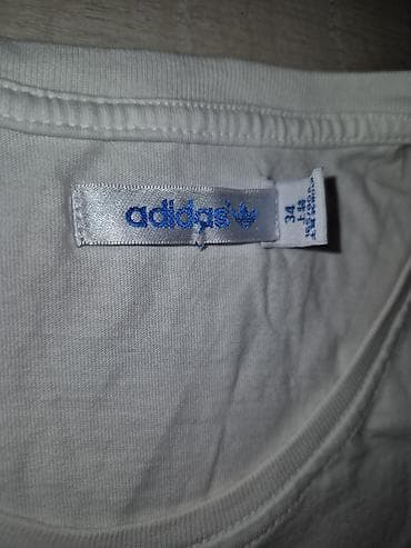 na jedno rame: Adidas ženska majica kratkih rukava - Model: Adidas Originals, uski — 2