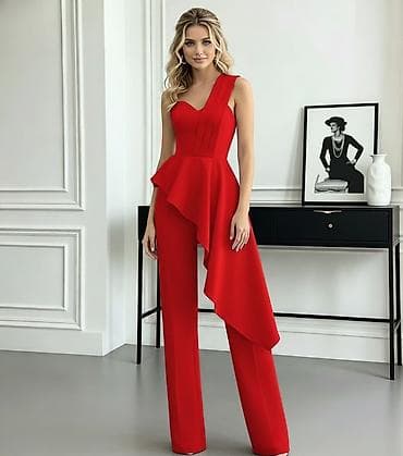 ✅Elegantni ženski kombinezon sa asimetričnim peplumom
2600 din
