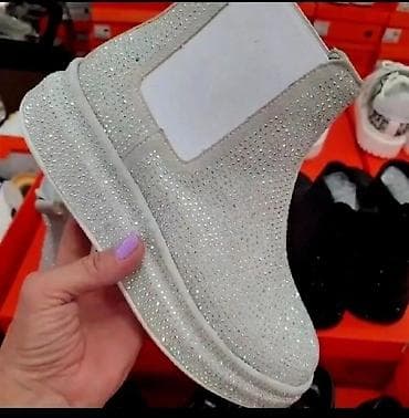 cizme dior: Ženske slip-on čizme sa štrasom – srebrne - Model: ankle/chelsea — 2