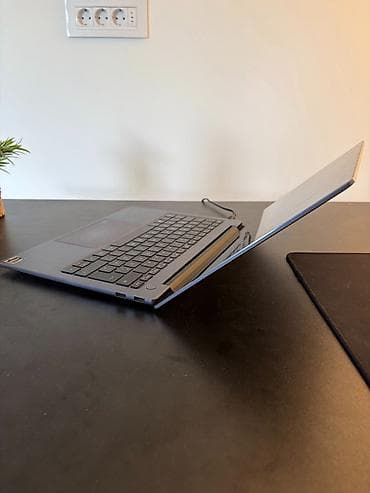 luv rostilj: Odlican laptop za svakodnevni rad, sastanke, prezentacije. prijatan — 3