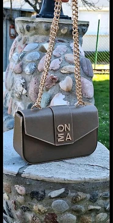 mona braon torbica: Mona torbica 
Cena 3600 din — 4