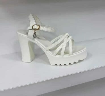 steve madden sandale sa cirkonima: Sandals, 39 — 7