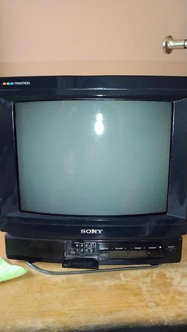 CRT Sony Trinitron kolor TV, model KV-1434M3 (14"). - Trisistemski