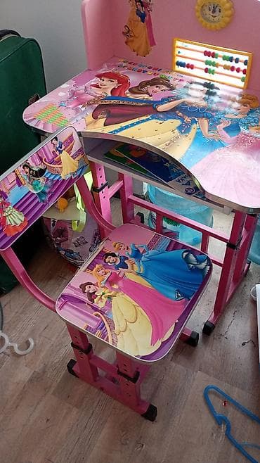Dečiji nameštaj: Dečiji radni sto sa stolicom – motiv princeza - Set: sto + stolica u — 3