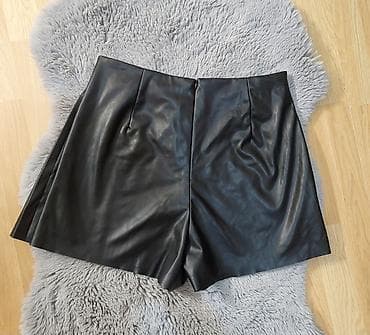 kožna suknja: Crne kožne šorts-suknja (skort) sa kaiševima i plise detaljem - — 2