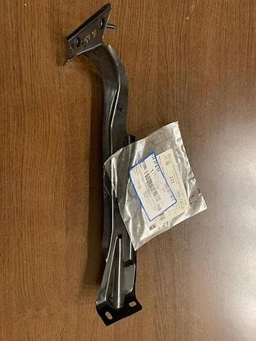 xara auto: NOSAČ KRILA ZA AUDI A4 - 8K0821136J | Nosač krila — 2
