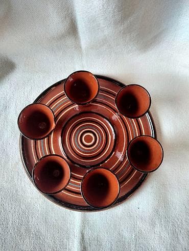 aparat za topljenje cokolade: Etno set za kratka pica Set casica za rakiju etno dizajna.Set od 6 — 3