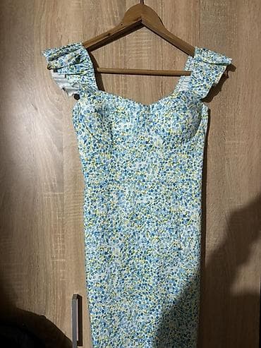 Letnja ženska haljina midi dužine sa cvetnim printom u plavo‑zelenim