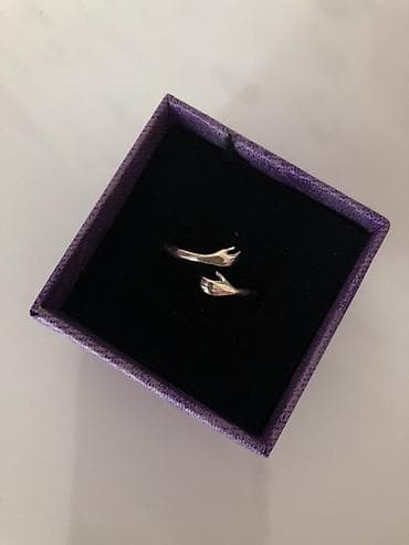 Belts: Srebrni prsten "ruke koje grle" (925) – visok sjaj, glatke linije za — 2