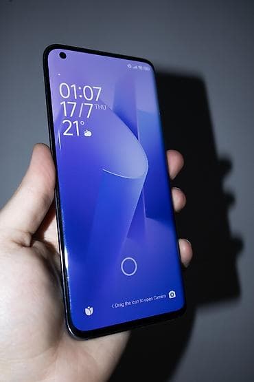 igre za ps: Xiaomi Mi 10 5G 8/128GB - Ekran: 6.67" AMOLED, zakrivljeni ekran — 1