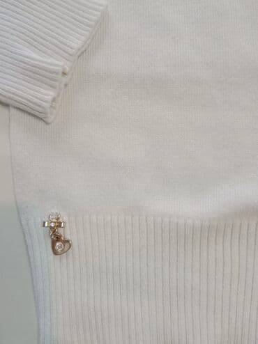 velicina majica: Džemper tanji beli konačno za devojčice
Veličina 8 — 6