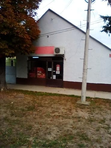 palačinkara kod bake: Poslovni prostor sa dvorištem i stambenim prostorom i bašton - — 2