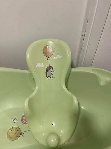 forma ideale komode sa staklom: Prodajem tega kadicu 102 cm, sa stalkom i podmetacem za ledja,kratko — 4