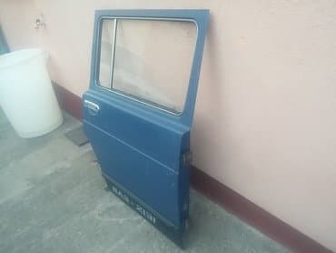 presvlake za prednja sedista: Vrata zadnja desna Lada 2131 Niva. Polovno, ocuano. Skinuto sa — 3