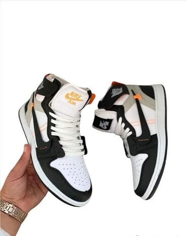 planeta asics patike: Air Jordan
40-44
3400 din — 4