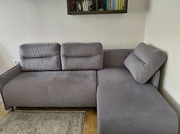 moderne ugaone garniture: Hitno prodajem! Ugaona 220x133, sive boje, zicano jezgro, naslon se — 2
