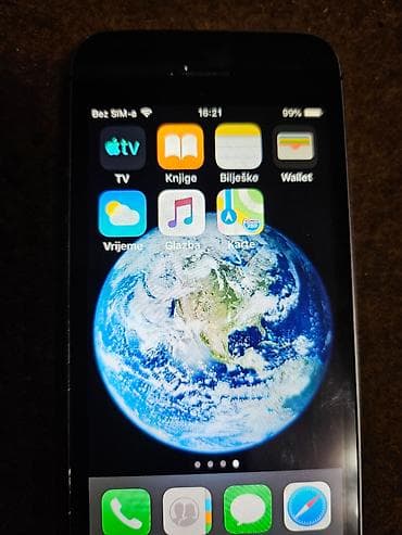 xbox one s srbija: Apple iPhone 5S- 4.0"telefon je ocuvan kao nov baterija drzi jako — 3