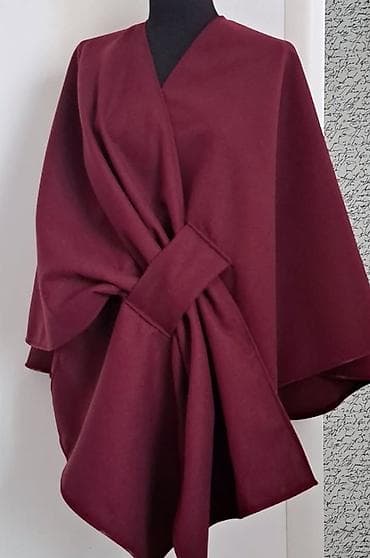 Nova šal pelerina. Ručni rad. Veličina odgovara za S/M . Cena: 2. 800