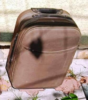 bluze c: Medium suitcase — 1