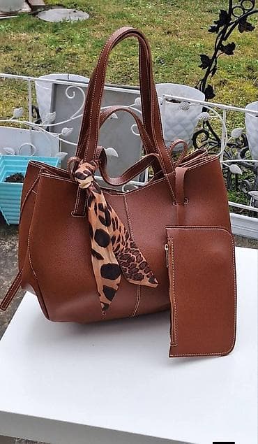 bele torbe: Elegantna ženska torba – shopper/ tote model sa dodatnom mini torbicom — 1