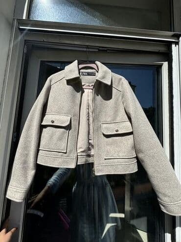 Aksesoari: ZARA kratka jakna – bež/svetlosiva - Model: kratka „boxy“ silueta sa — 1