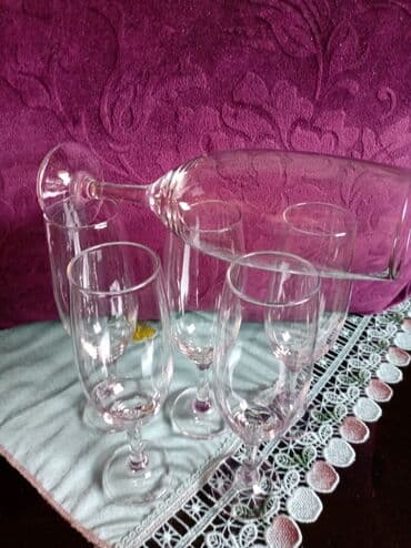 swarovski case za vino cena: Case nove visoke za vino. Komada.6. Visina. 18cm — 2